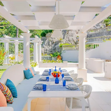 Modern By The Sea In