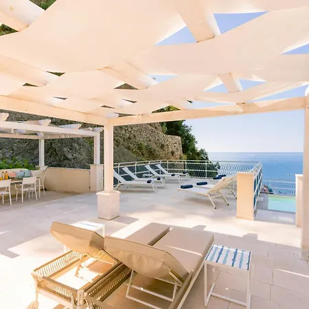 Modern By The Sea In