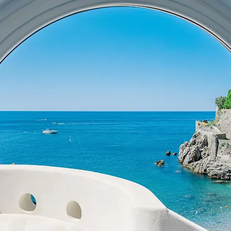Modern By The Sea In Ferienhaus Maiori